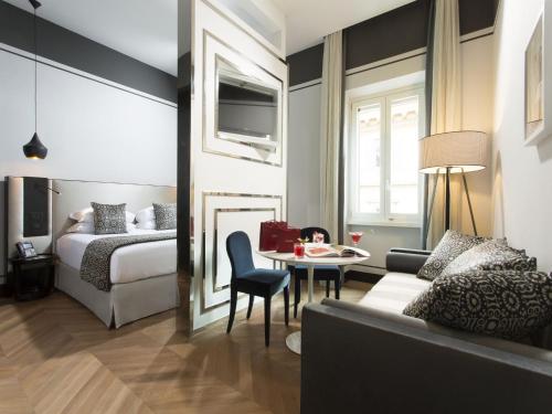 luxury hotels in Pantheon