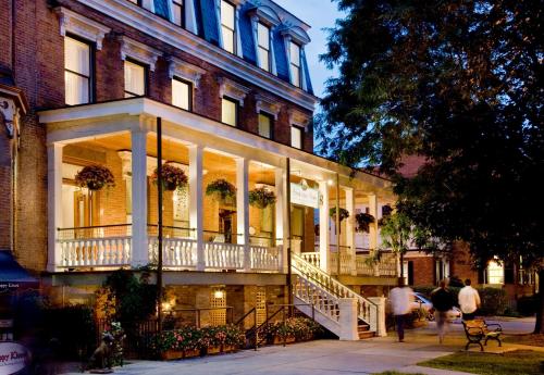 luxury hotels in Saratoga Springs