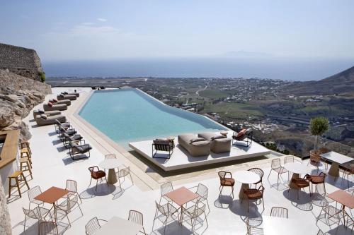 luxury hotels in Akrotiri