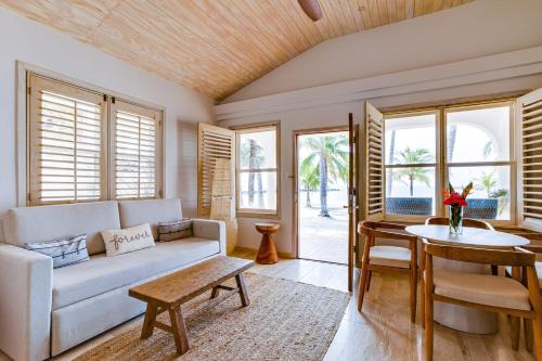 luxury hotels in Placencia Village