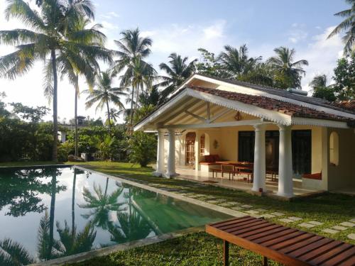 luxury hotels in Ahangama