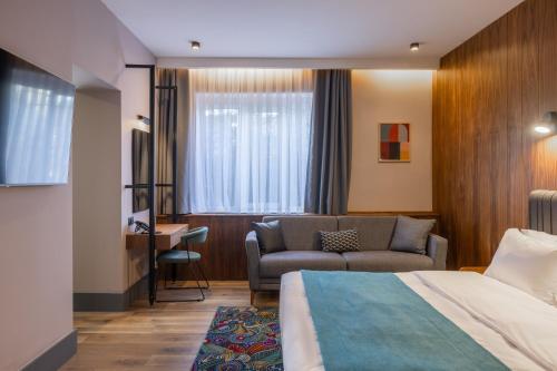 luxury hotels in Pristina County