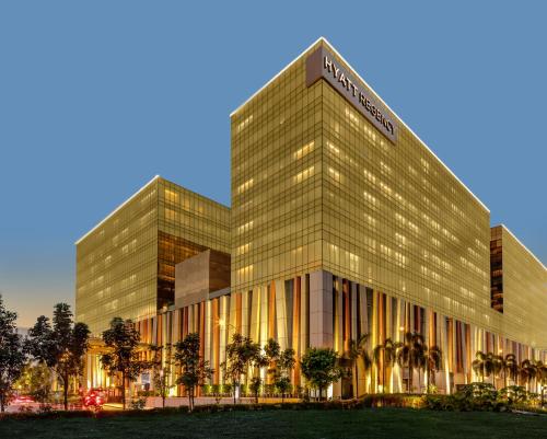 luxury hotels in Metro Manila