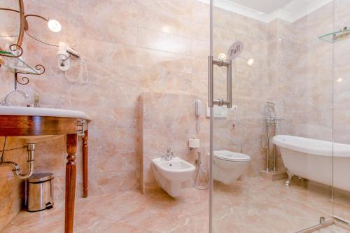 luxury hotels in Pristina County