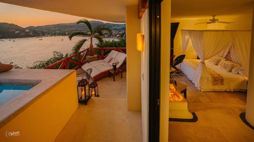 luxury hotels in Ixtapa-Zihuatanejo