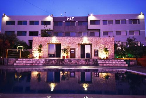 luxury hotels in Jbeil
