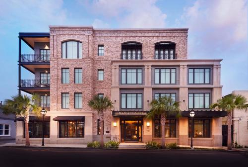 luxury hotels in Charleston Area