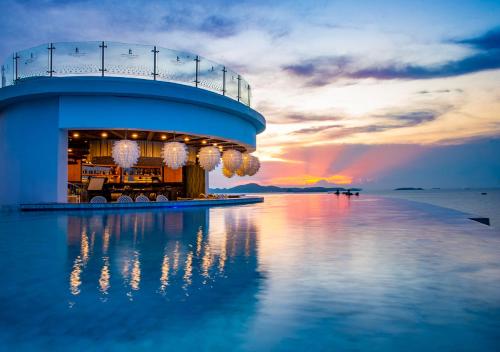 luxury hotels in Pattaya South