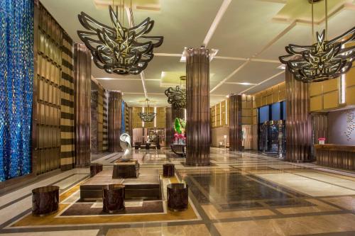 luxury hotels in Metro Manila