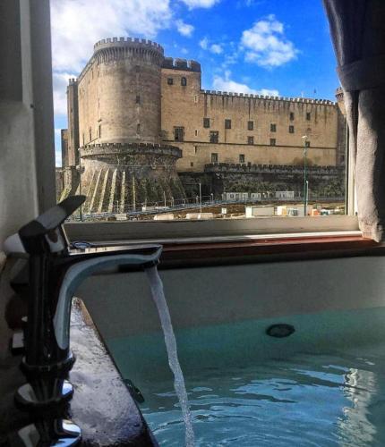 luxury hotels in Naples