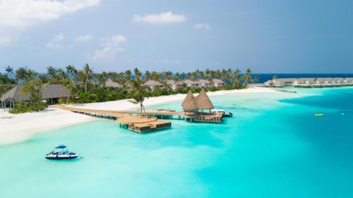 luxury hotels in Ari Atoll