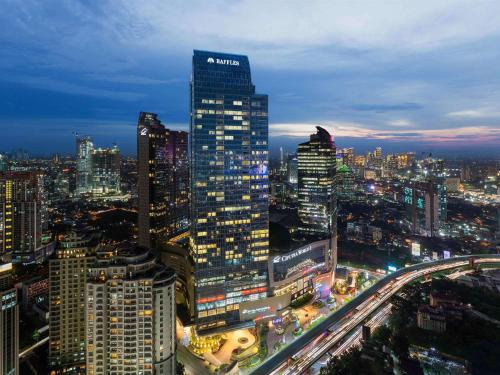 luxury hotels in Jakarta Province