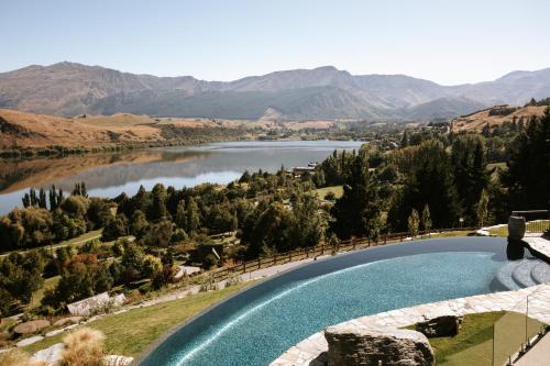 luxury hotels in Cardrona Alpine Resort