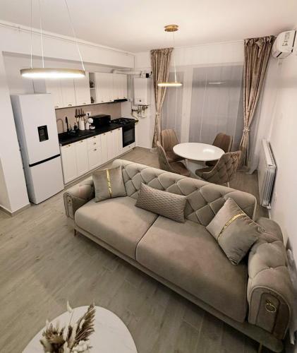 luxury hotels in Mamaia Area