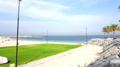 luxury hotels in Al Aqah