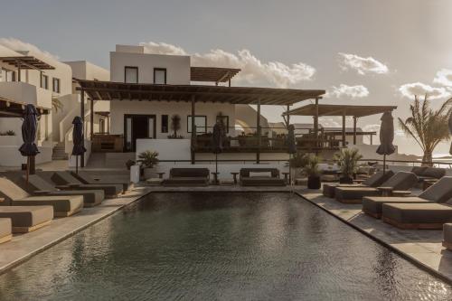 luxury hotels in Agios Ioannis Mykonos