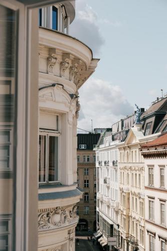 luxury hotels in Vienna (State)