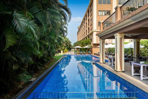 luxury hotels in Candolim