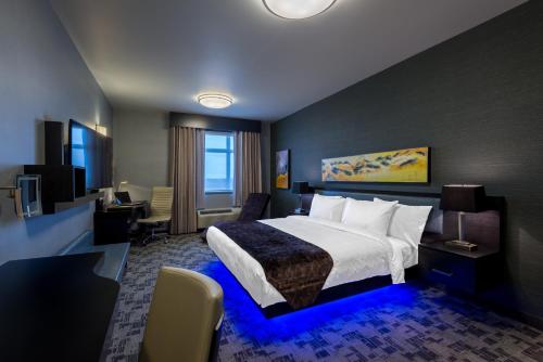 luxury hotels in Calgary Region