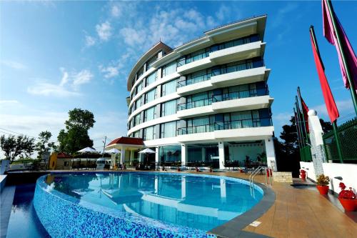 luxury hotels in Pokhara