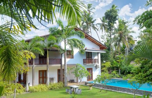 luxury hotels in Hikkaduwa