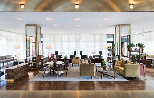 luxury hotels in Charleston Area