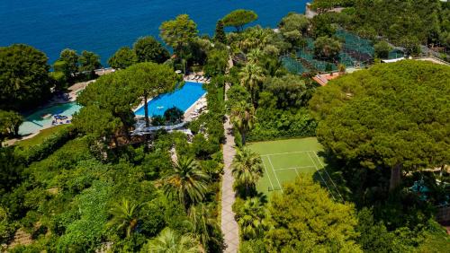 luxury hotels in Sorrento Coast