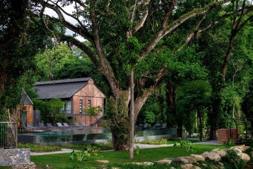 luxury hotels in Hang Dong