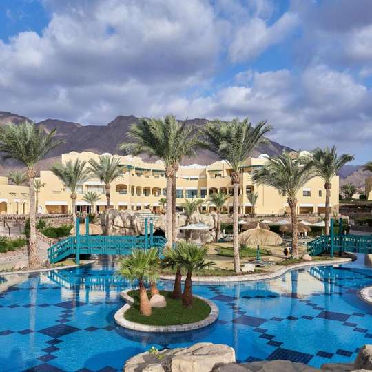 luxury hotels in Taba