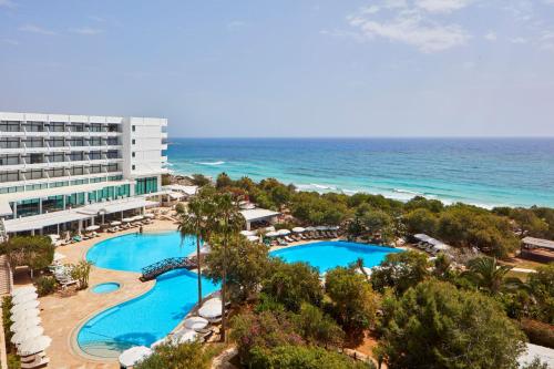 luxury hotels in Larnaca