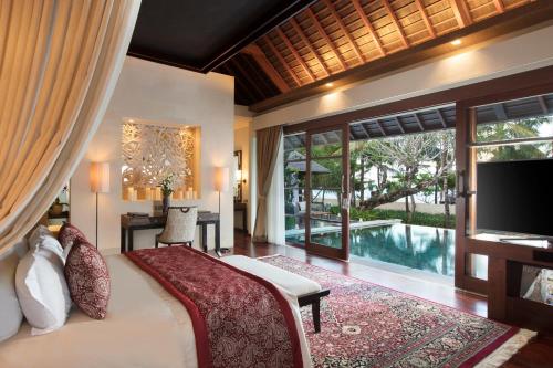 luxury hotels in Badung