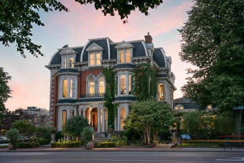 luxury hotels in Niagara On The Lake
