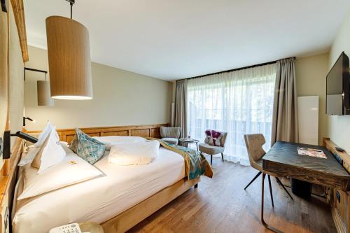 luxury hotels in Ega Valley