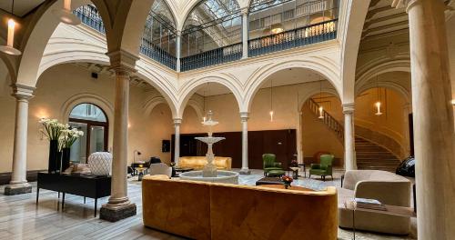 luxury hotels in Silver Route