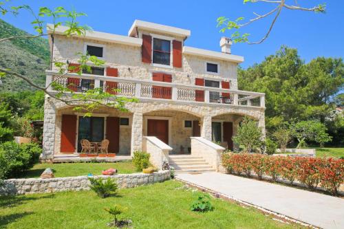 luxury hotels in Budva County