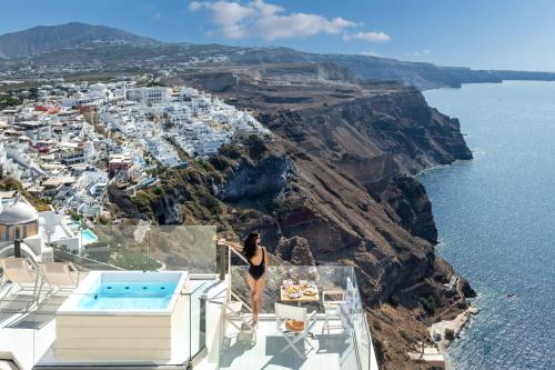 luxury hotels in Fira