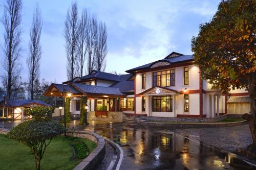 luxury hotels in Srinagar