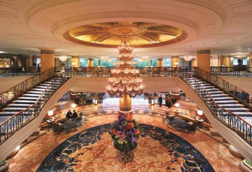 luxury hotels in Metro Manila