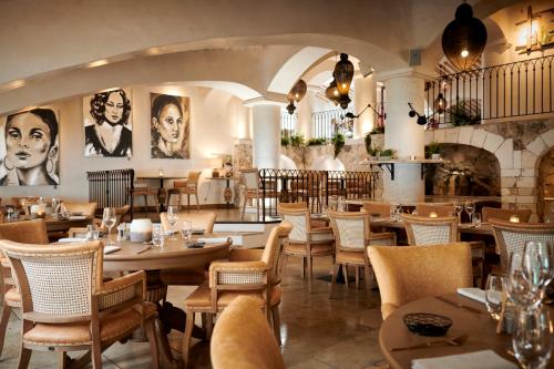 luxury hotels in Bonifacio