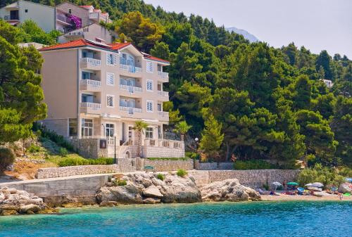 luxury hotels in Makarska Riviera