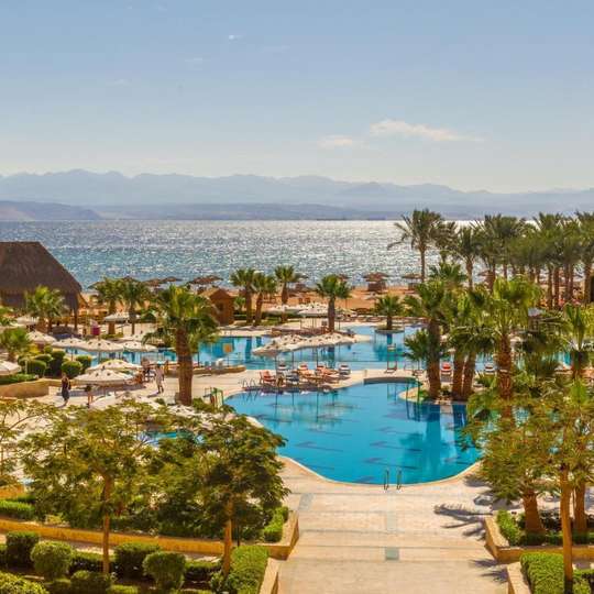 luxury hotels in Taba
