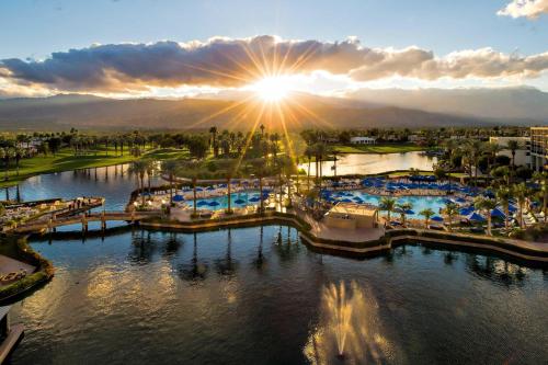 luxury hotels in Palm Springs Metropolitan
