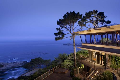 luxury hotels in Monterey