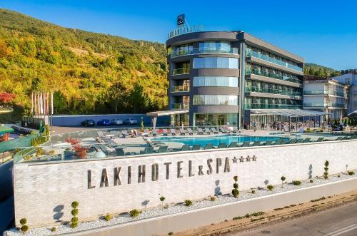 luxury hotels in Korçë County