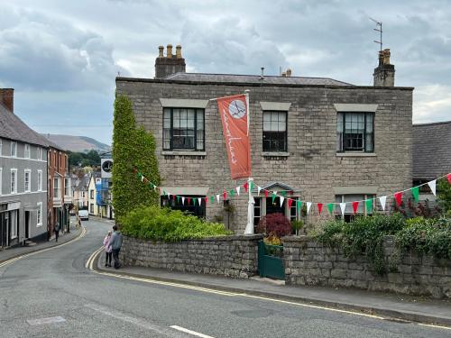 luxury hotels in Clwyd