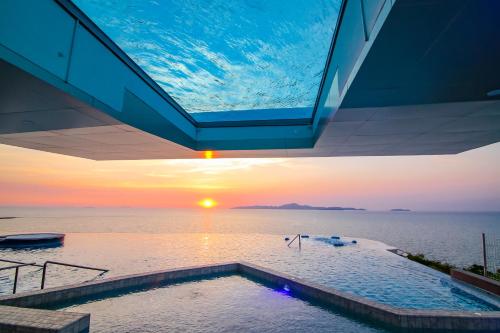 luxury hotels in Pattaya South