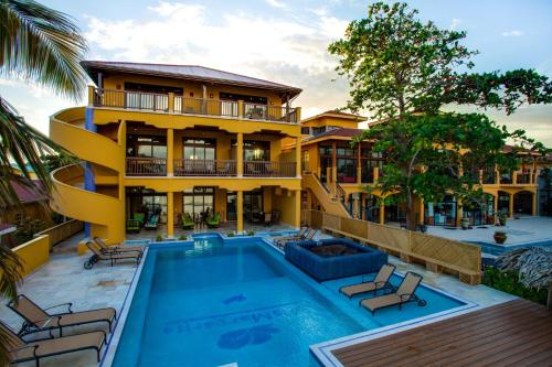 luxury hotels in Placencia Village