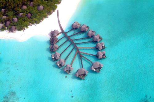 luxury hotels in Baa Atoll