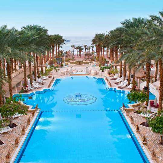 luxury hotels in Taba