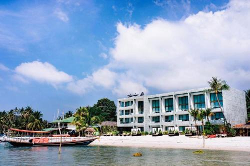 luxury hotels in Taling Ngam Beach